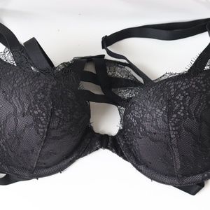 Victorias Secret Bombshell pushup bra